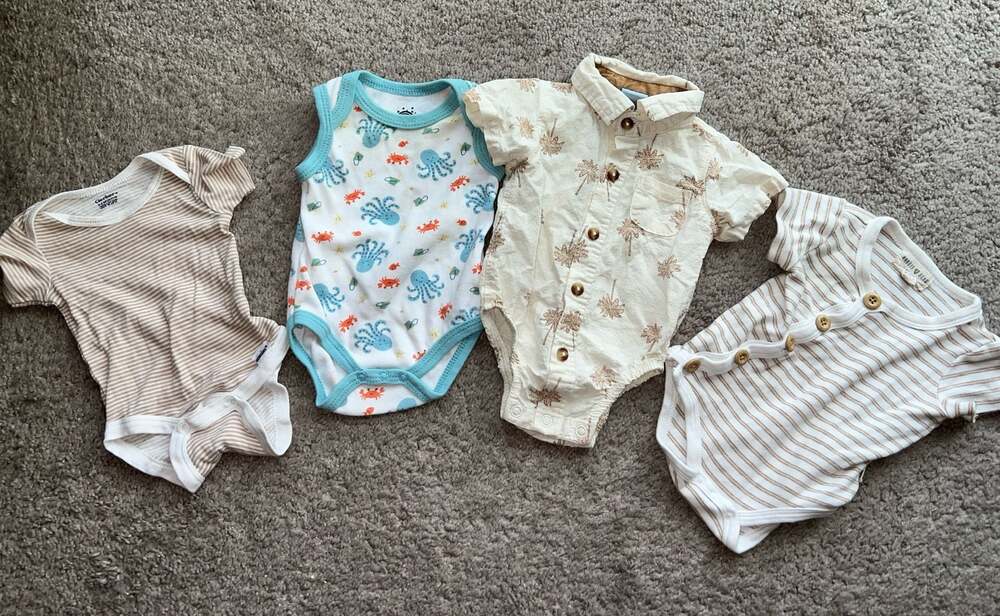 (#4).    4-Assorted Baby Bodysuits Lot Size 0-3M Gerber Rabbit Bear Millie & Myl